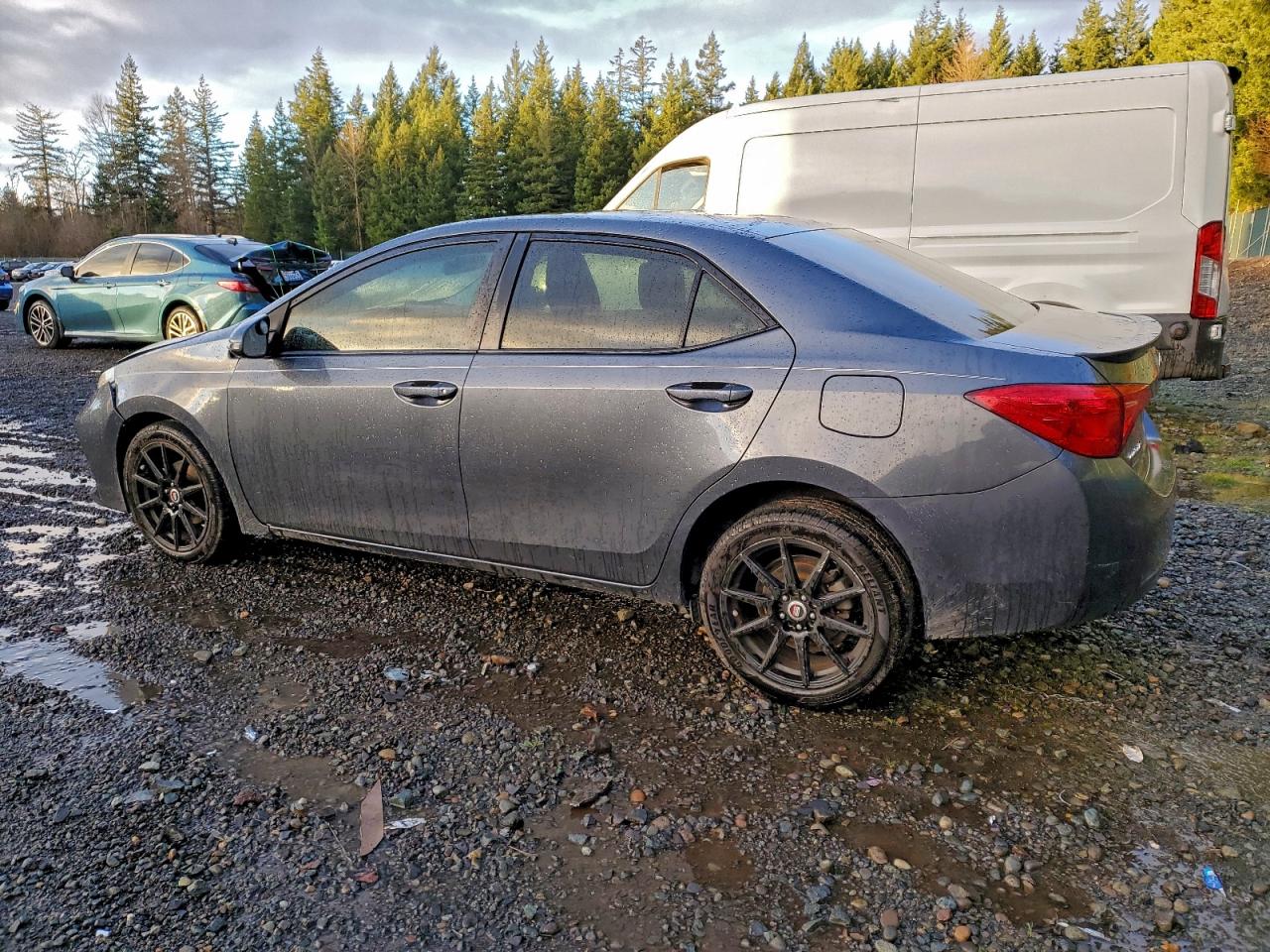 2018 TOYOTA COROLLA L photo 3