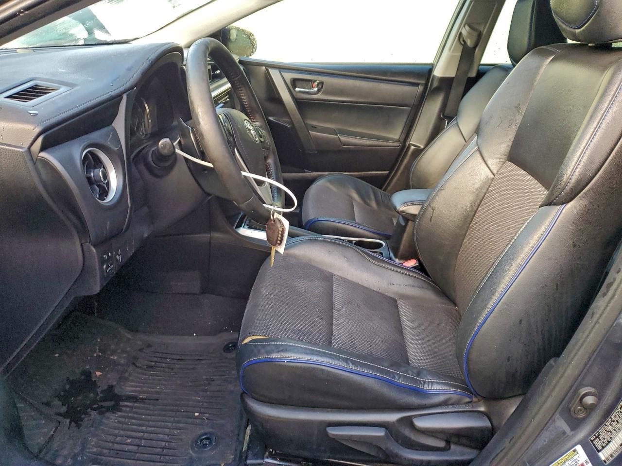2018 TOYOTA COROLLA L photo 13