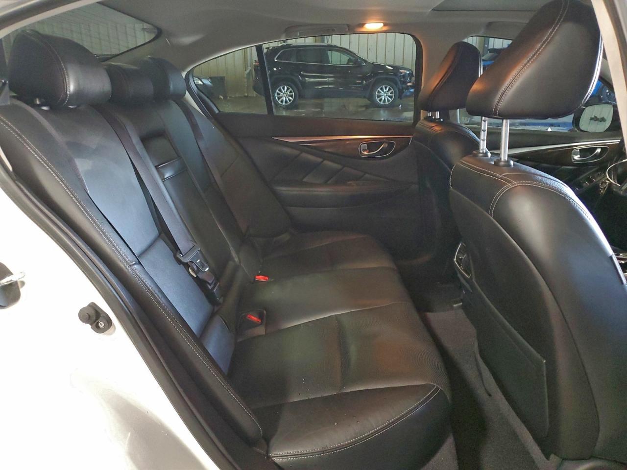 2015 INFINITI Q50 BASE photo 10
