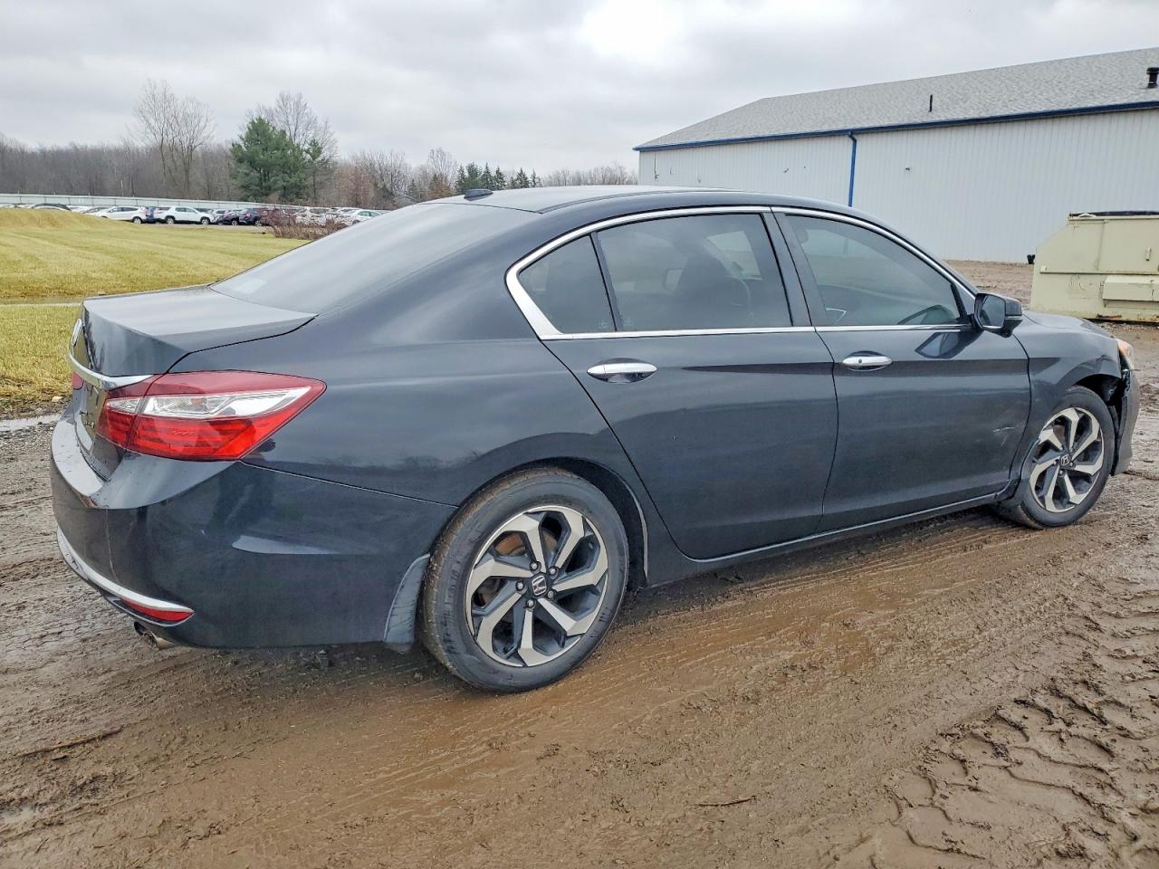 2017 HONDA ACCORD EX photo 5