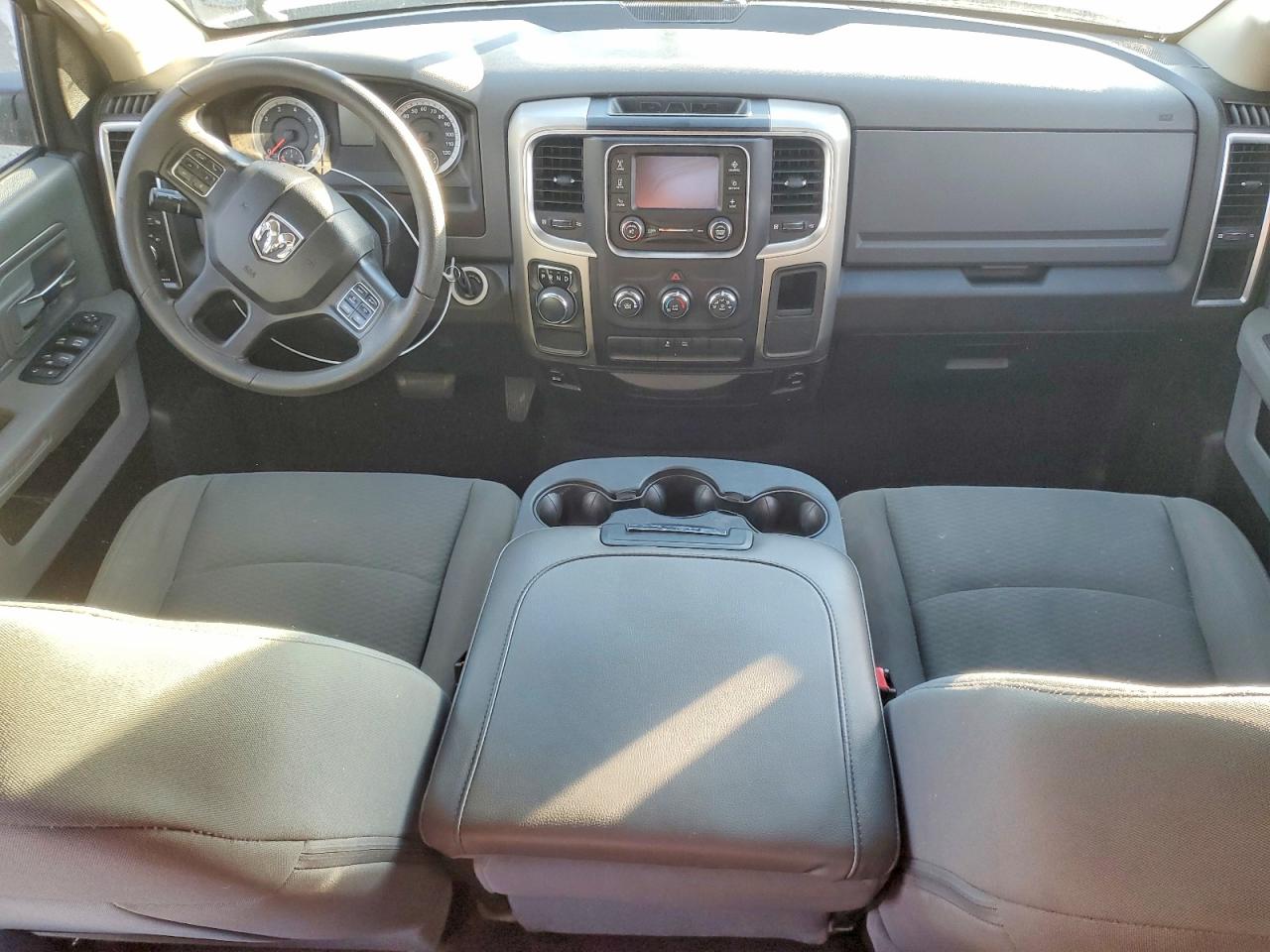 2014 RAM 1500 SLT photo 8