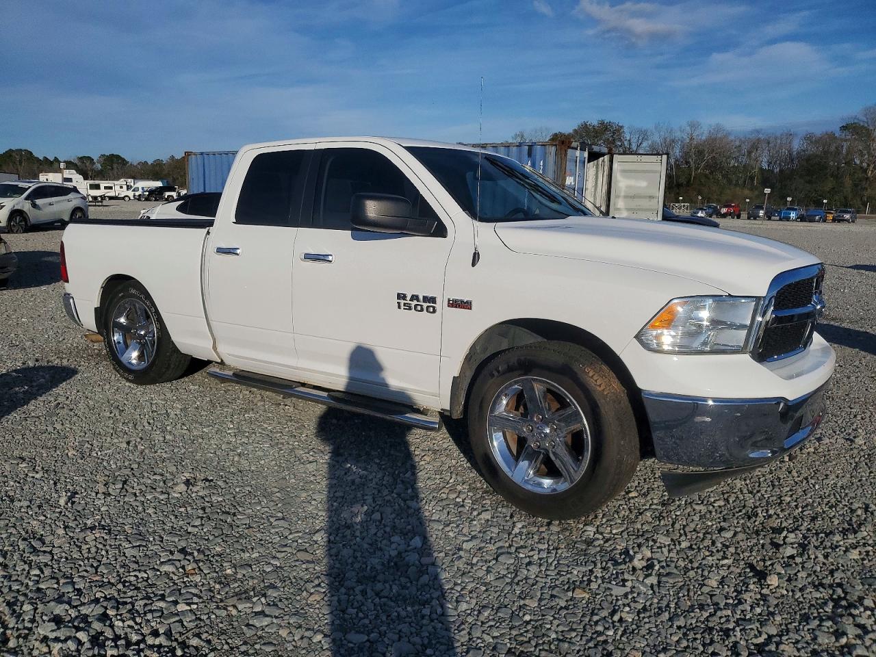 2014 RAM 1500 SLT photo 4