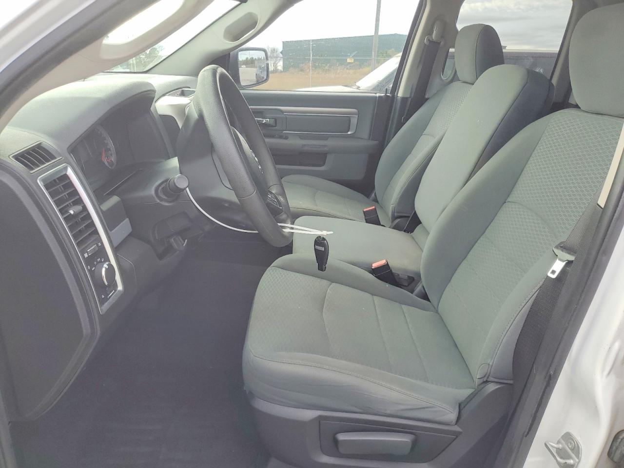 2014 RAM 1500 SLT photo 7