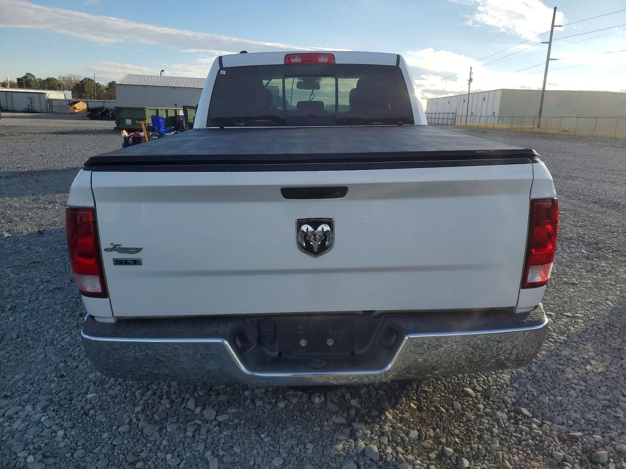 2014 RAM 1500 SLT photo 6
