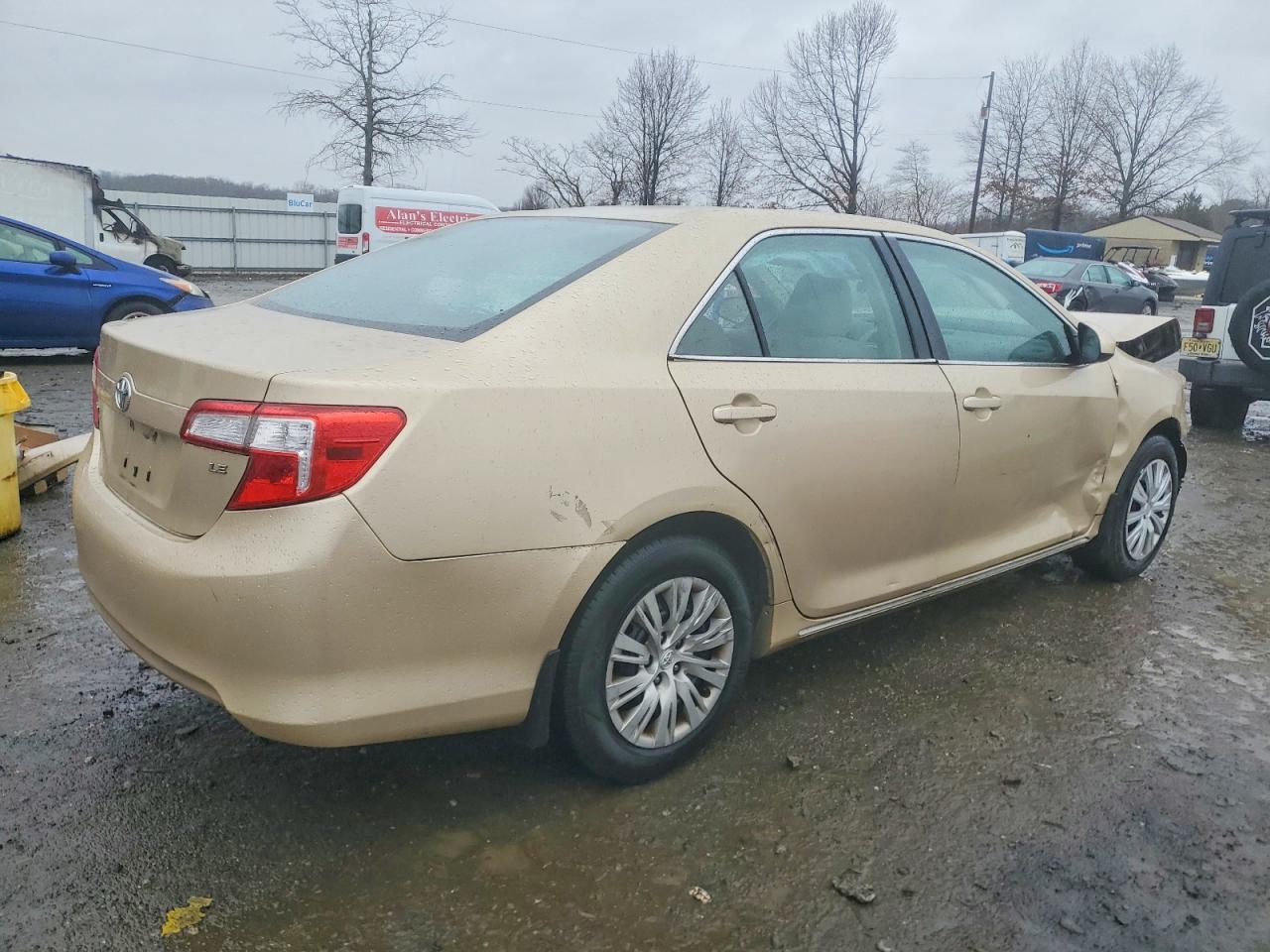 2012 TOYOTA CAMRY BASE photo 3