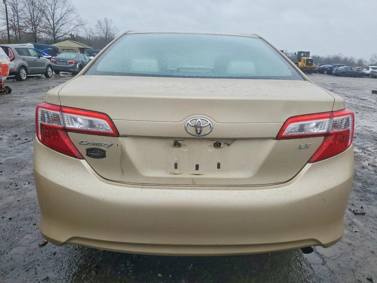 2012 TOYOTA CAMRY BASE photo 6