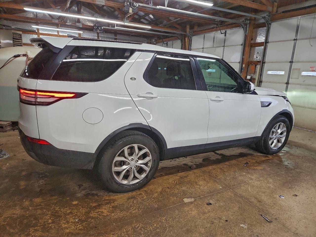 2020 LAND ROVER DISCOVERY SE photo 3