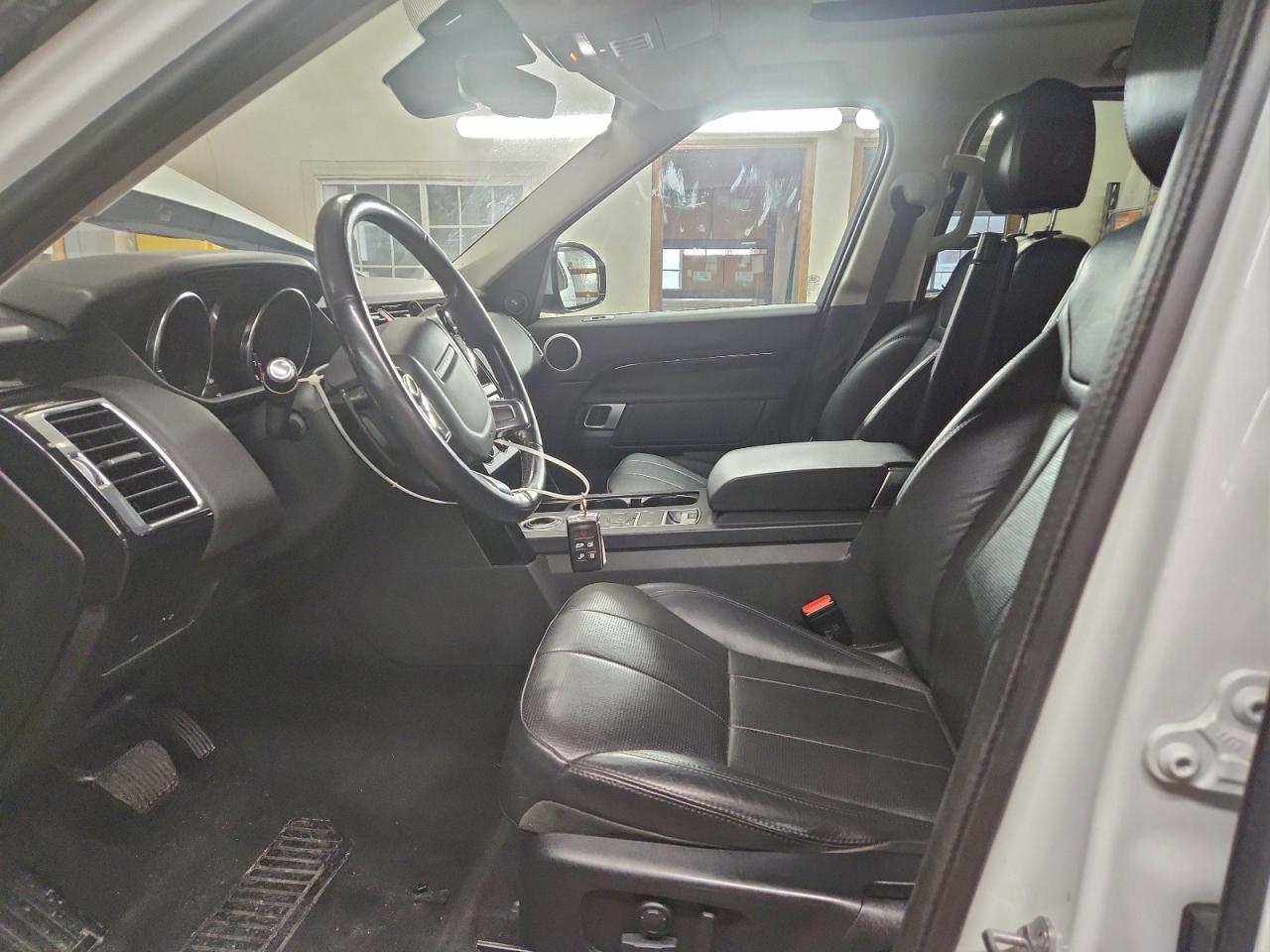 2020 LAND ROVER DISCOVERY SE photo 7