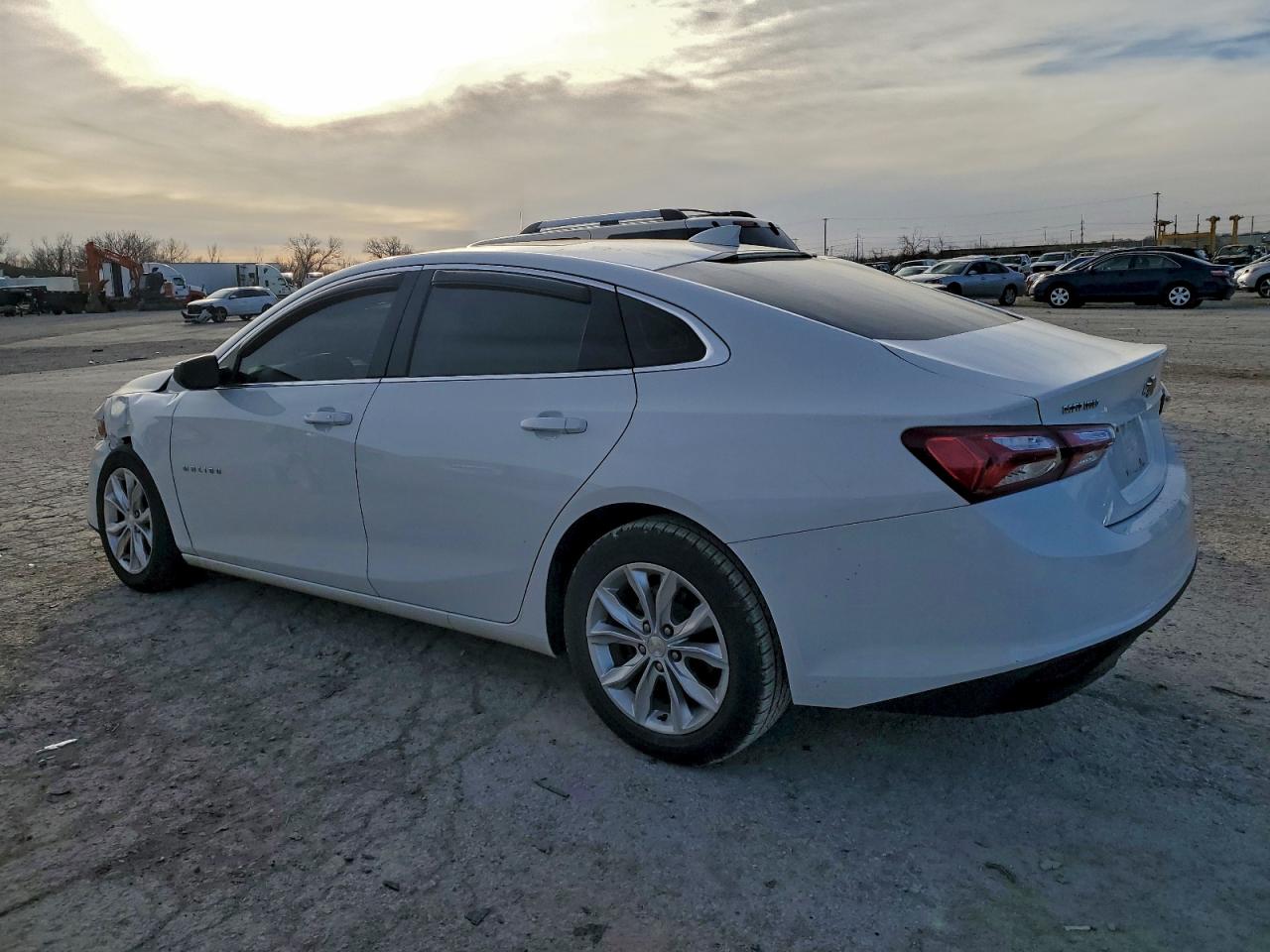 2020 CHEVROLET MALIBU LT photo 4