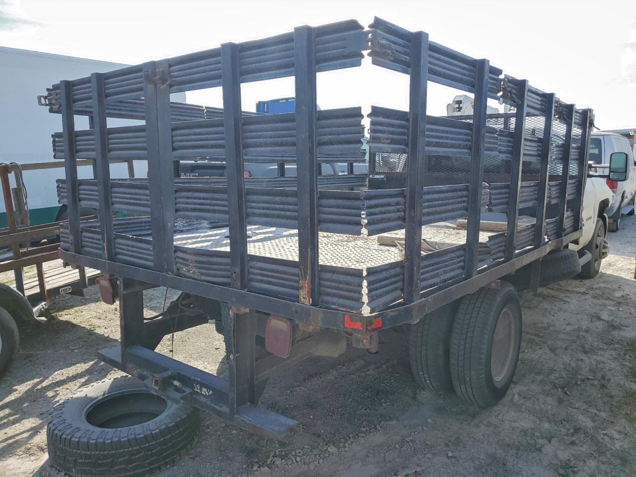 2016 CHEVROLET SILVERADO FLATBED TRUCK photo 3