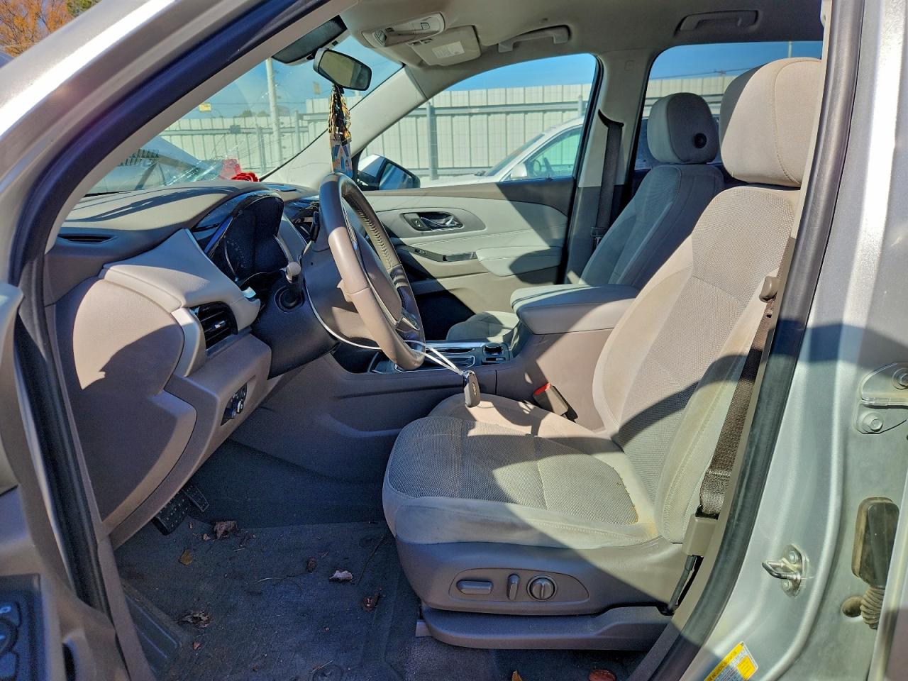 2019 CHEVROLET TRAVERSE LT photo 7