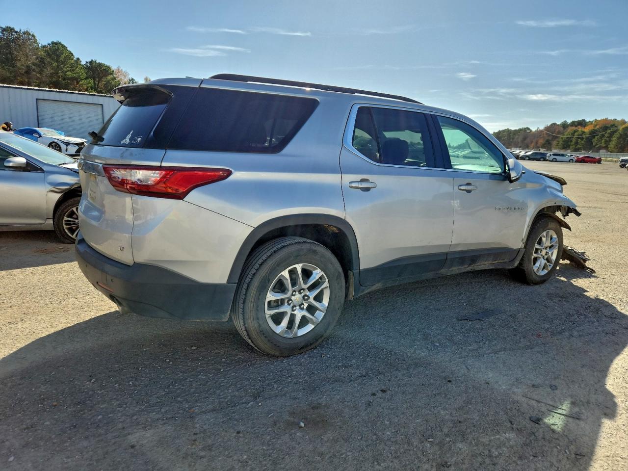 2019 CHEVROLET TRAVERSE LT photo 3