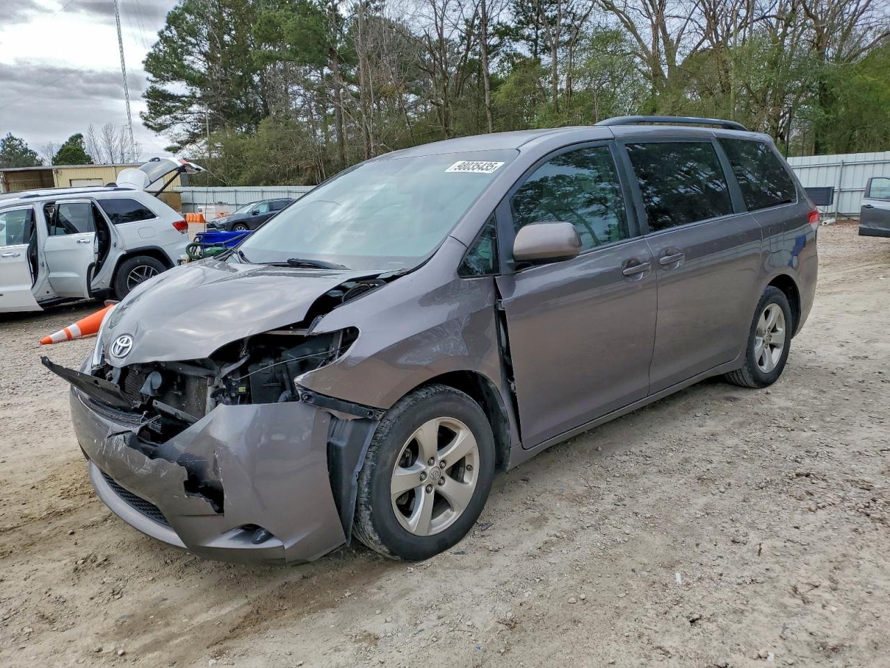 2014 TOYOTA SIENNA