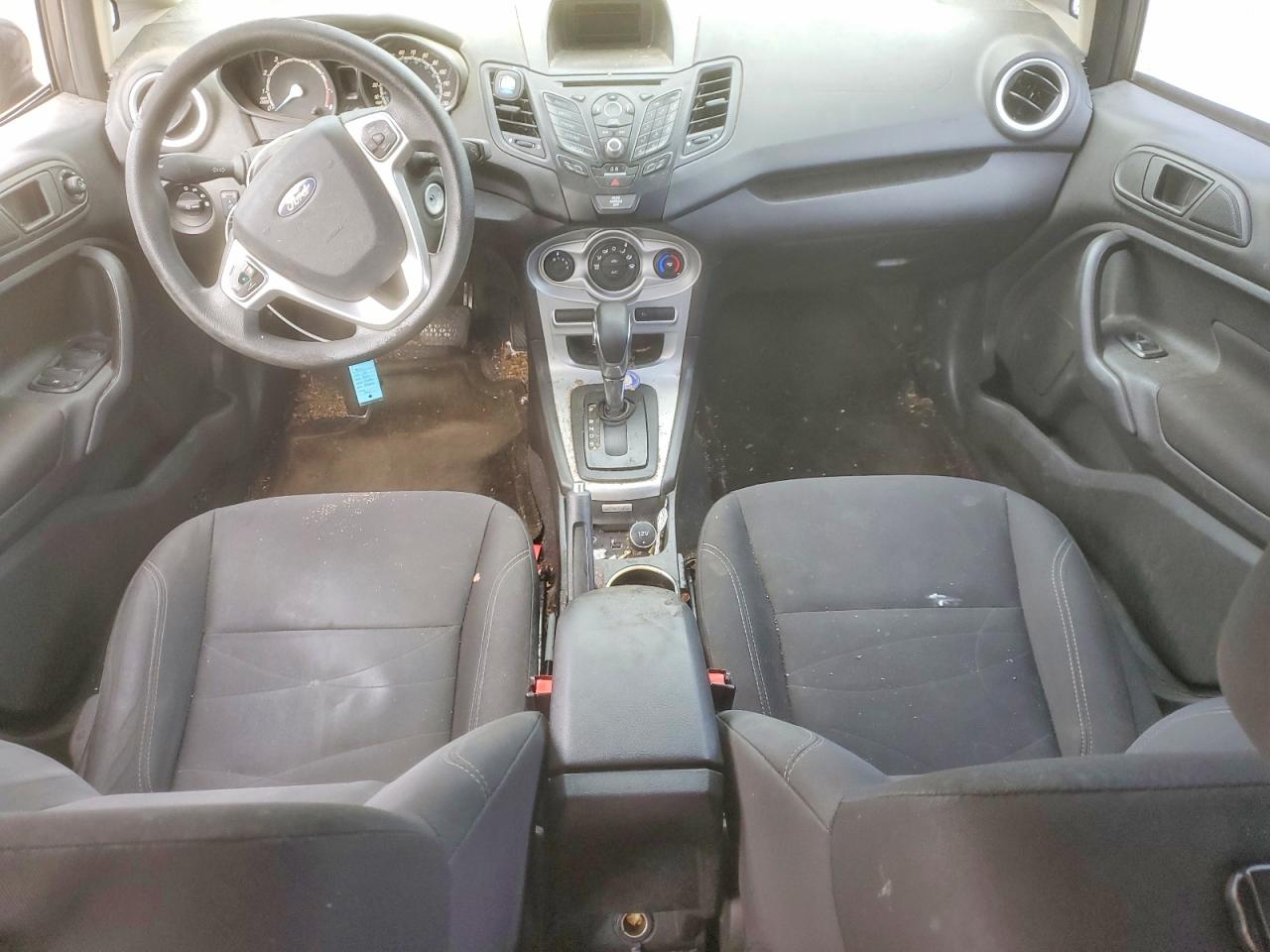 2018 FORD FIESTA SE photo 8