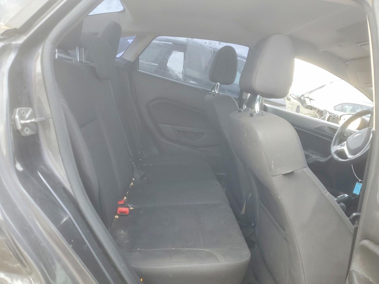 2018 FORD FIESTA SE photo 10
