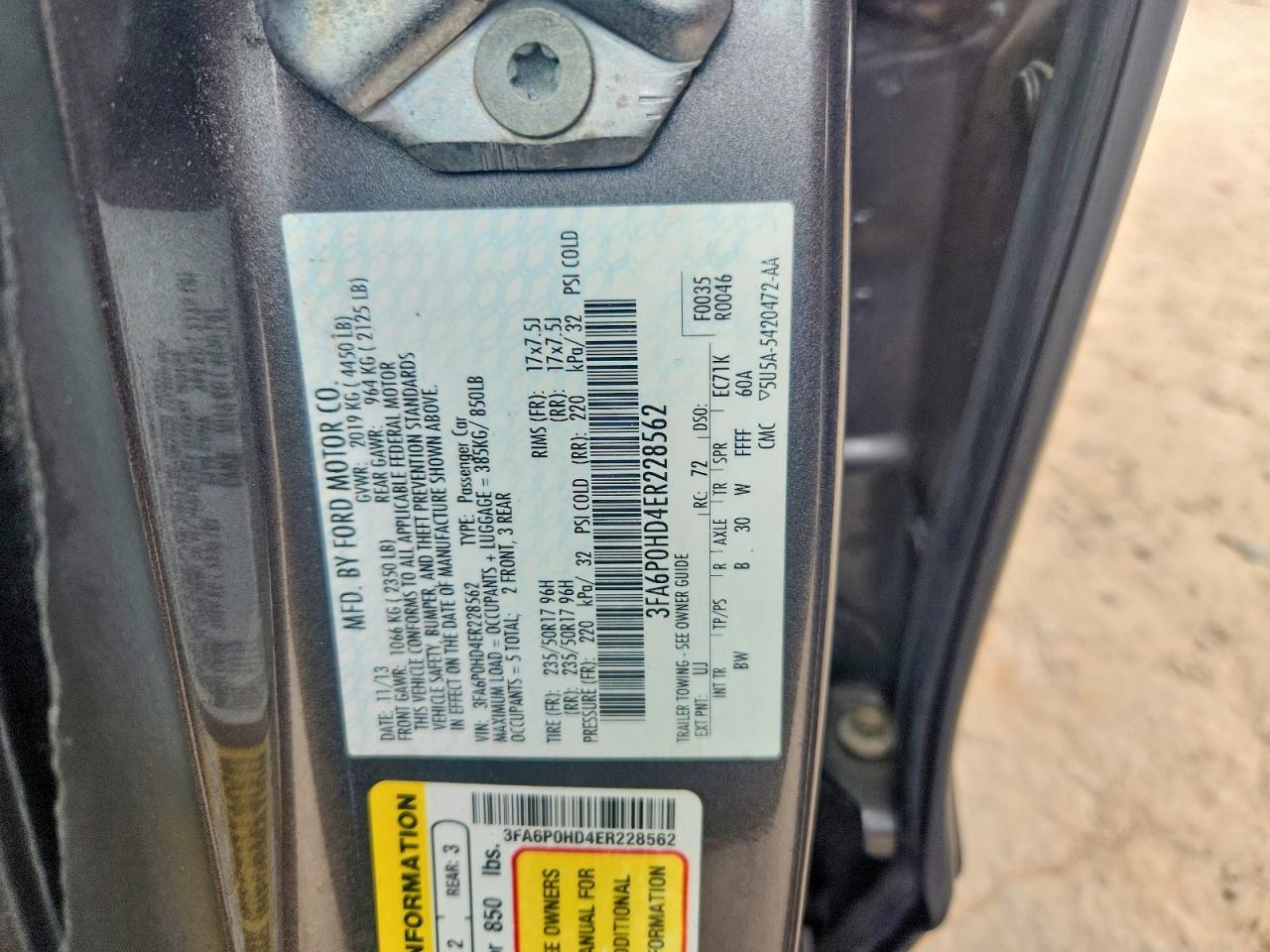 2014 FORD FUSION SE photo 12