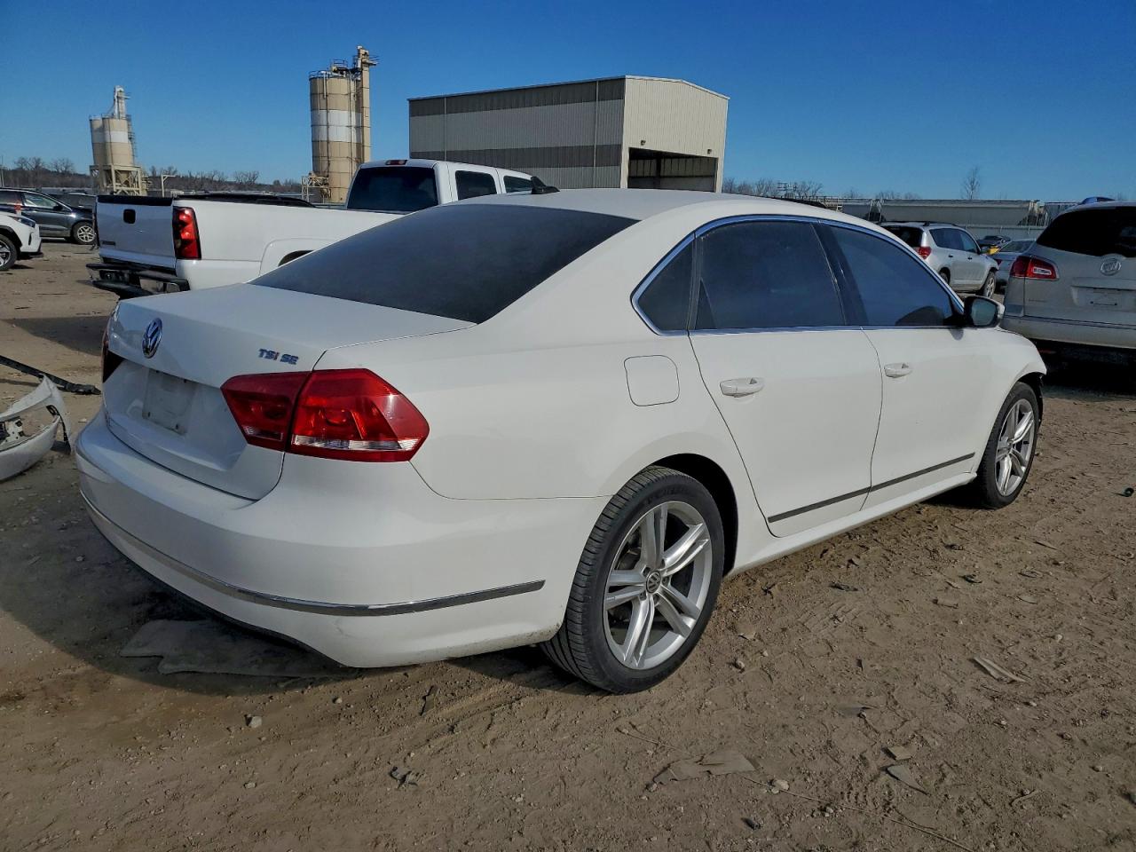 2015 VOLKSWAGEN PASSAT SE photo 3