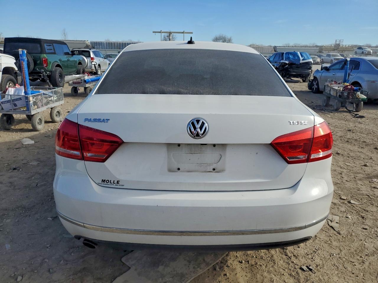 2015 VOLKSWAGEN PASSAT SE photo 6