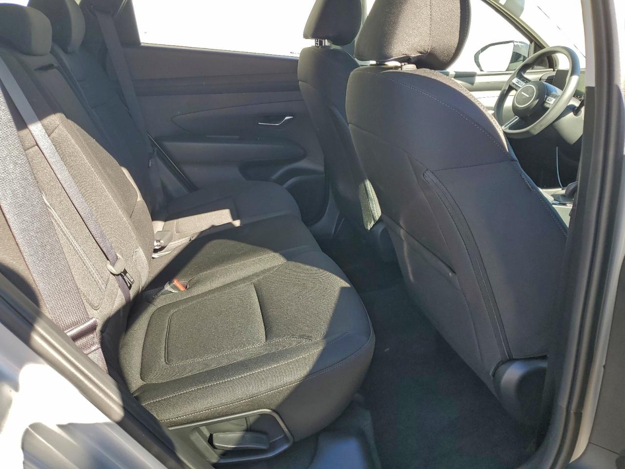 2026 HYUNDAI TUCSON SEL photo 11