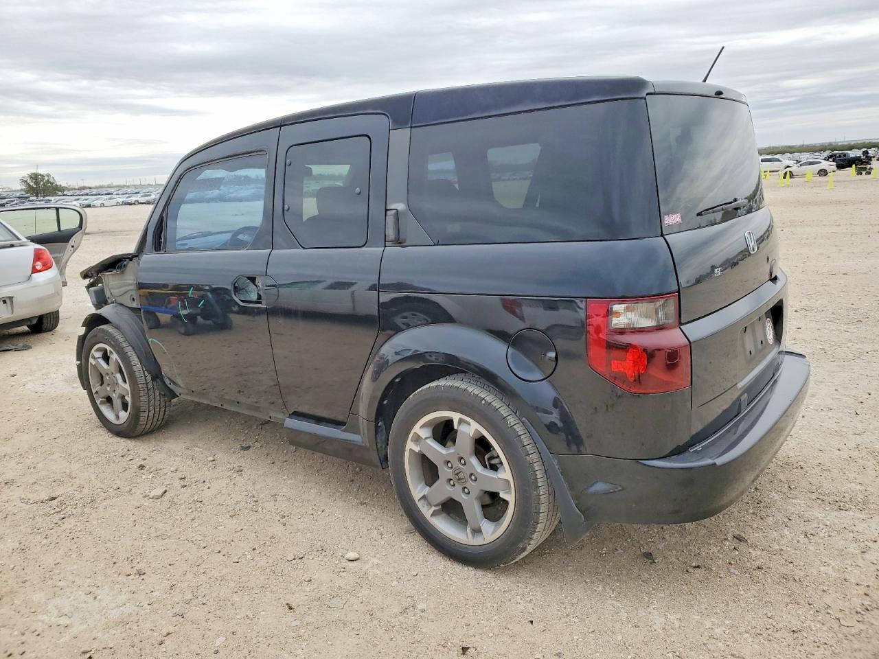 2007 HONDA ELEMENT SC photo 2