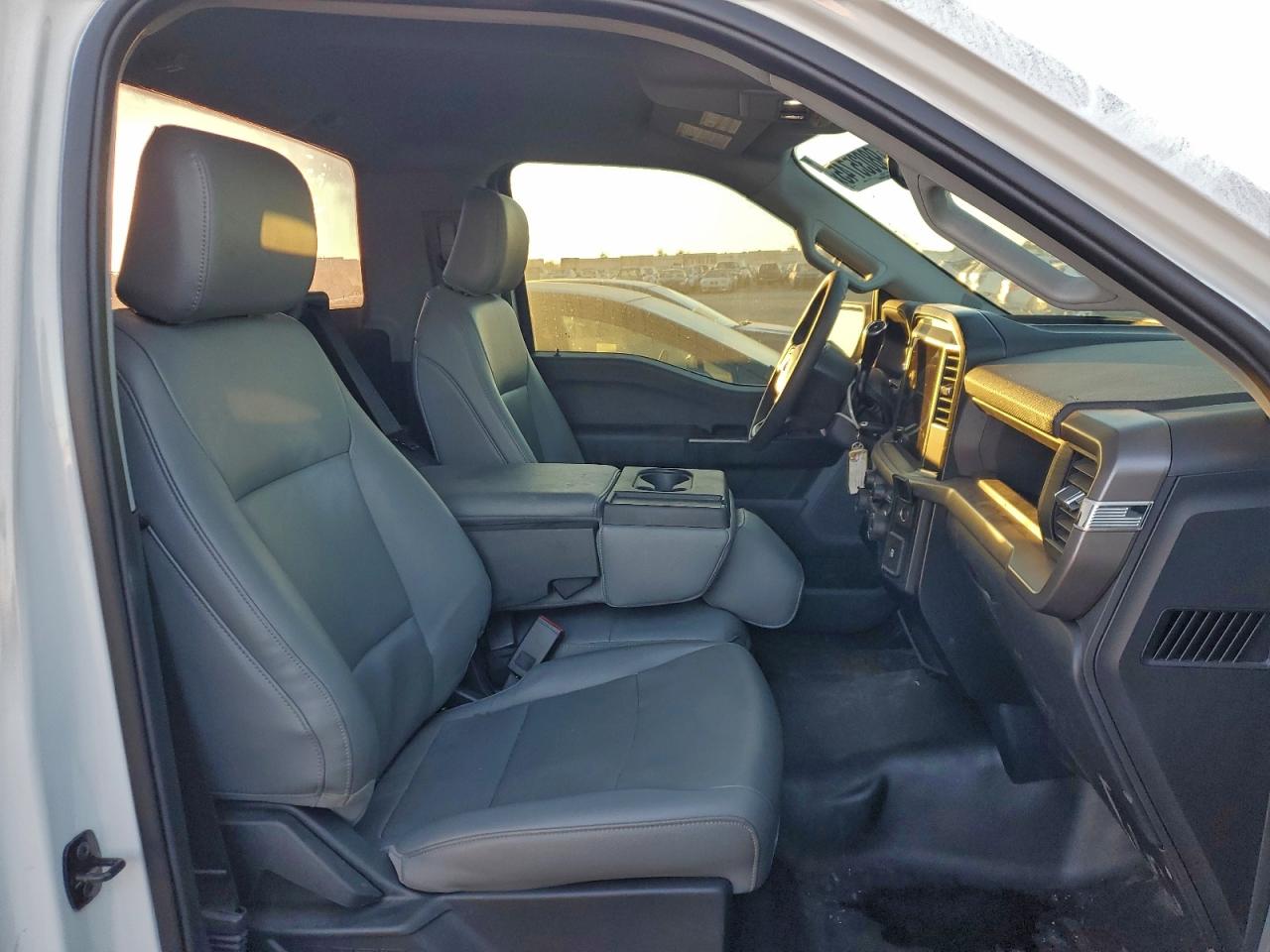 2025 FORD F150 XL photo 10