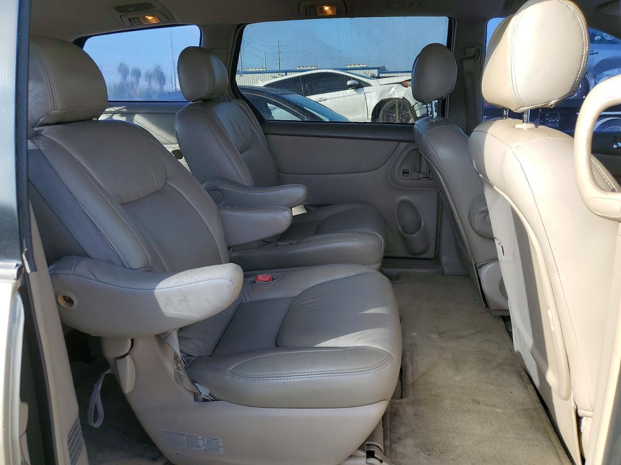 2006 TOYOTA SIENNA CE photo 11