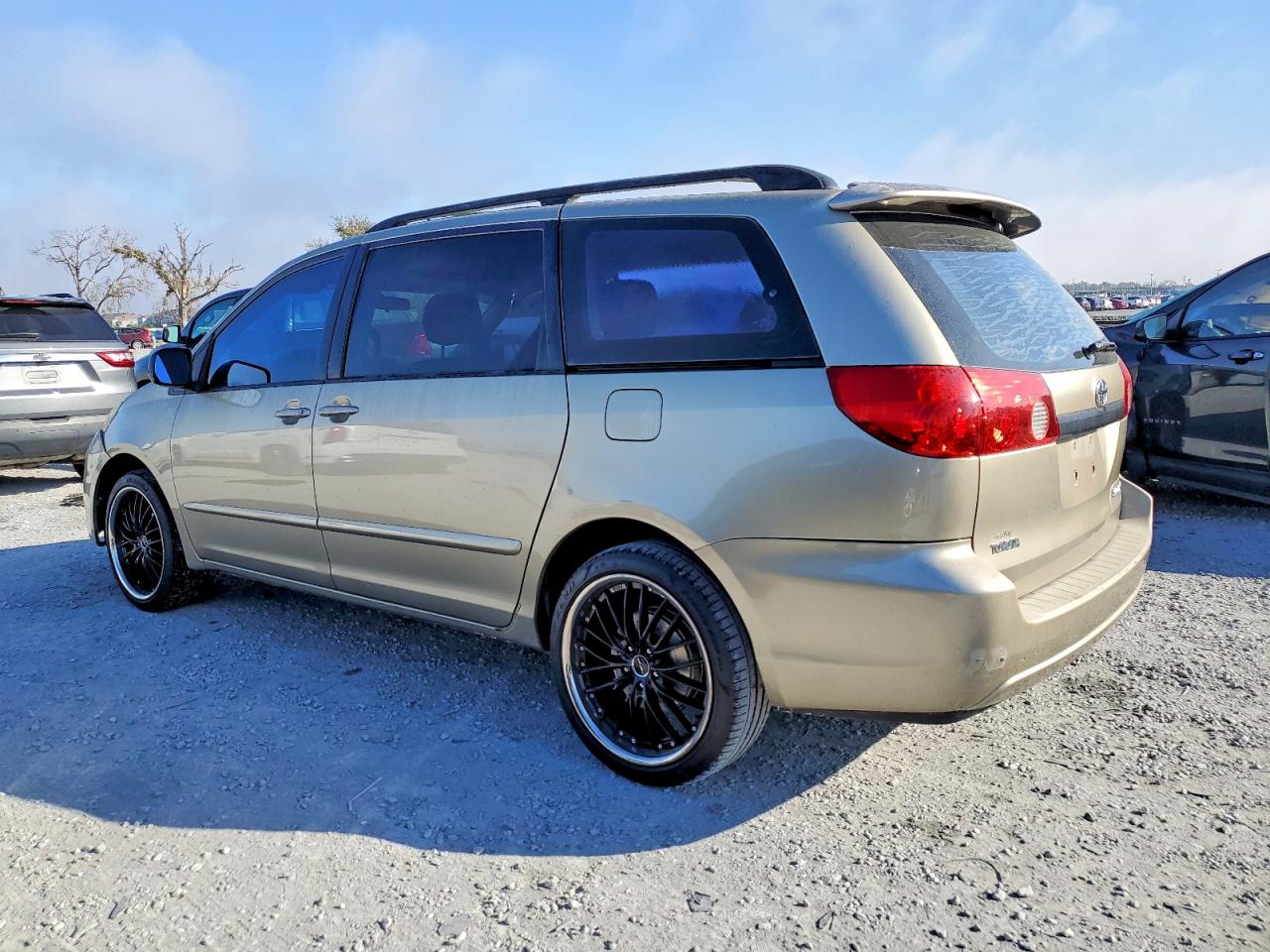 2006 TOYOTA SIENNA CE photo 2