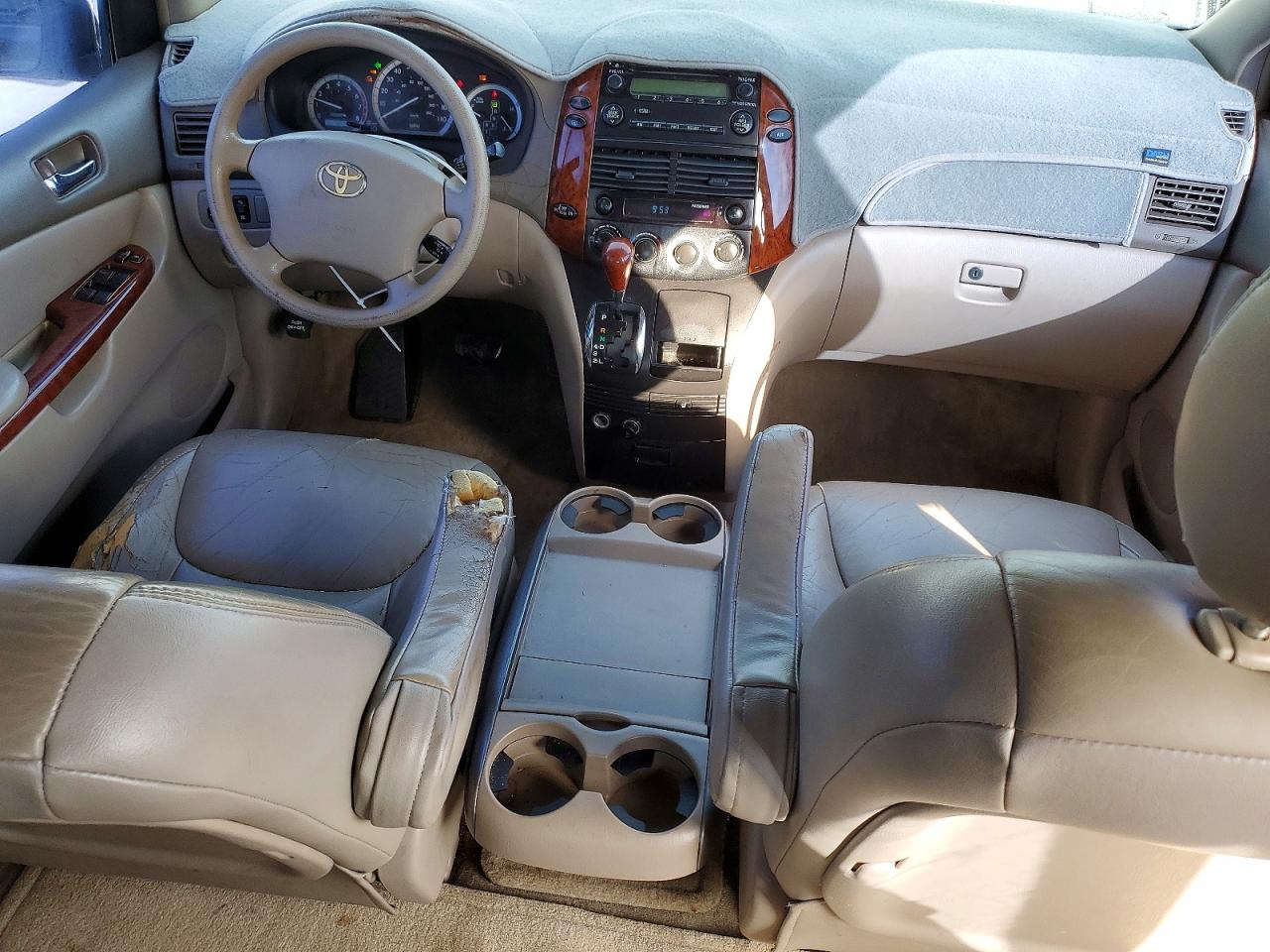 2006 TOYOTA SIENNA CE photo 8