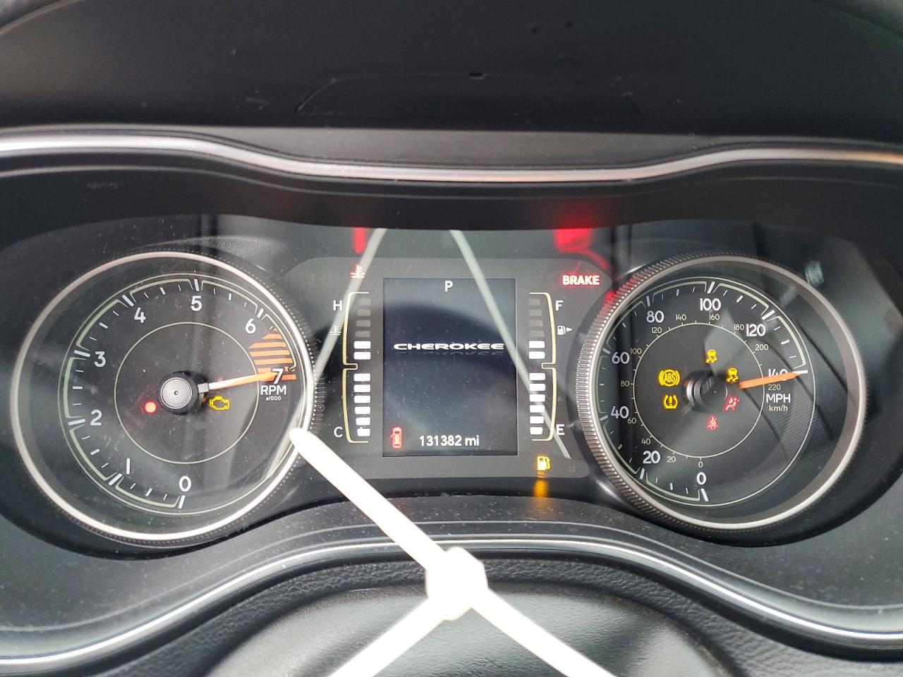 2019 JEEP CHEROKEE LATITUDE PLUS photo 9