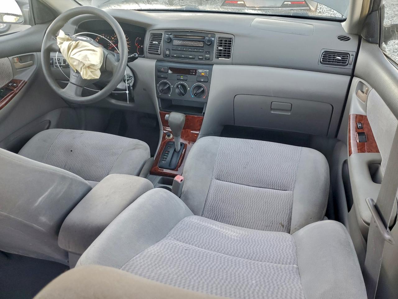 2005 TOYOTA COROLLA CE photo 8