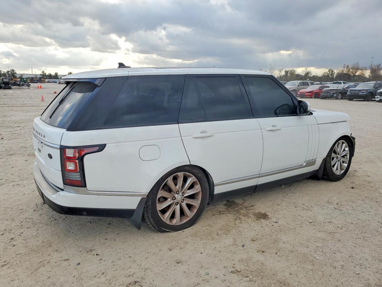 2016 LAND ROVER RANGE ROVER HSE photo 3