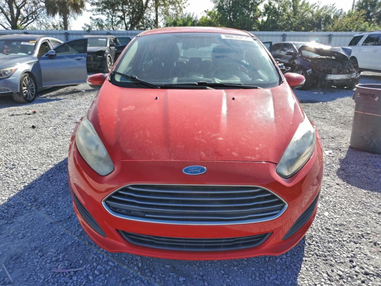 2015 FORD FIESTA SE photo 9