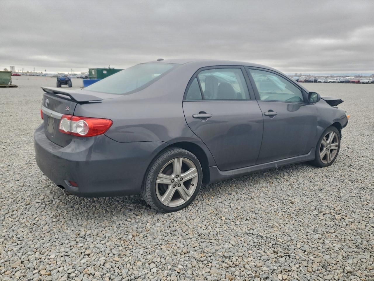 2013 TOYOTA COROLLA BASE photo 3
