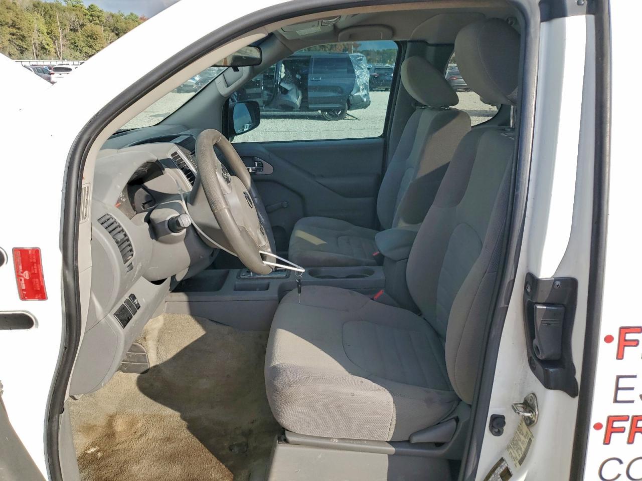 2017 NISSAN FRONTIER S photo 7