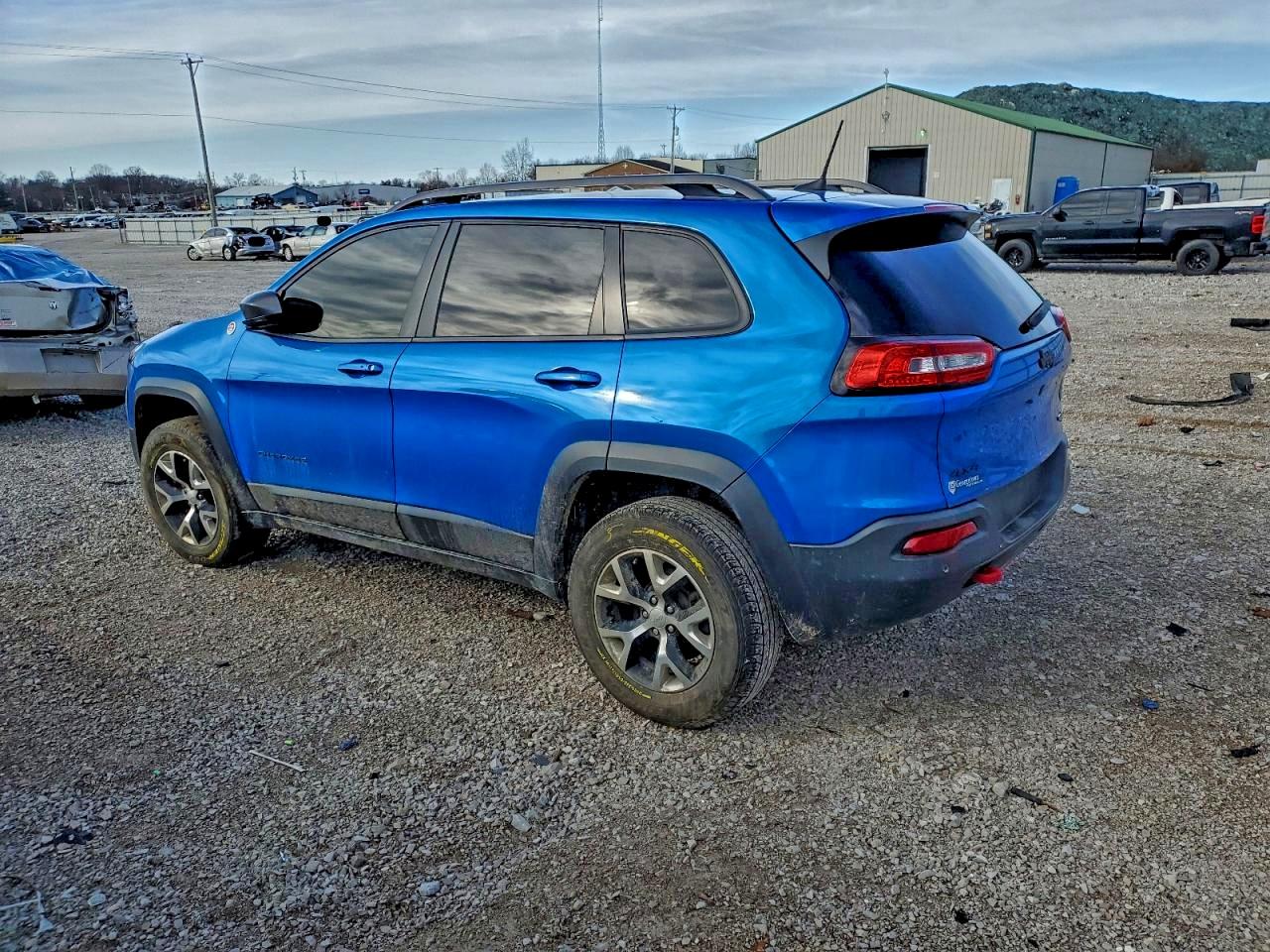 2018 JEEP CHEROKEE TRAILHAWK photo 2