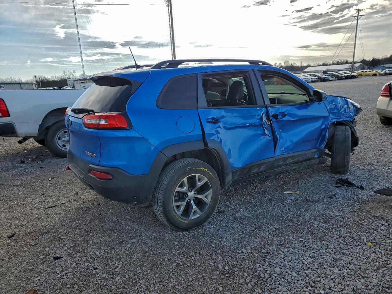 2018 JEEP CHEROKEE TRAILHAWK photo 3