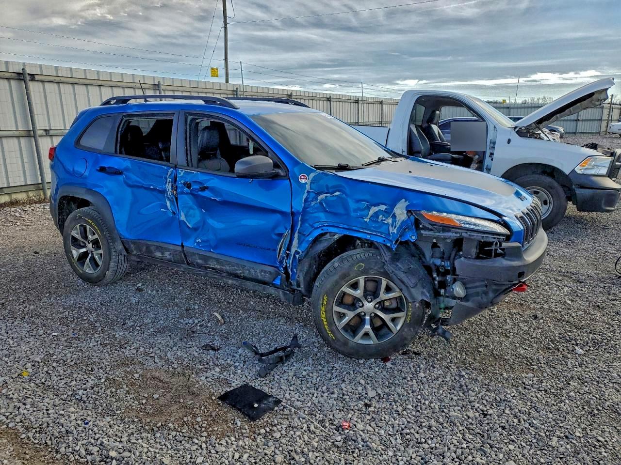 2018 JEEP CHEROKEE TRAILHAWK photo 4