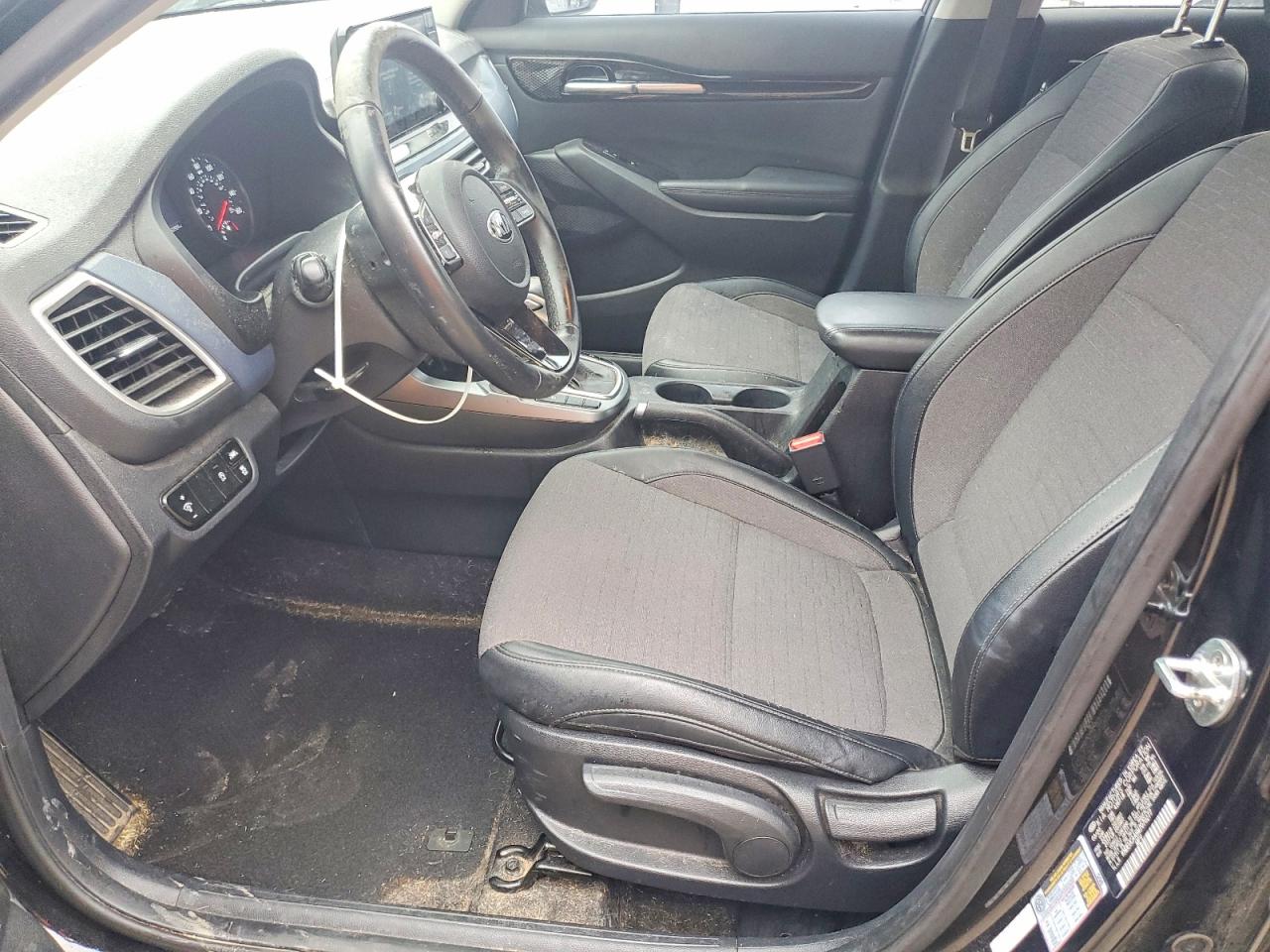 2021 KIA SELTOS S photo 7