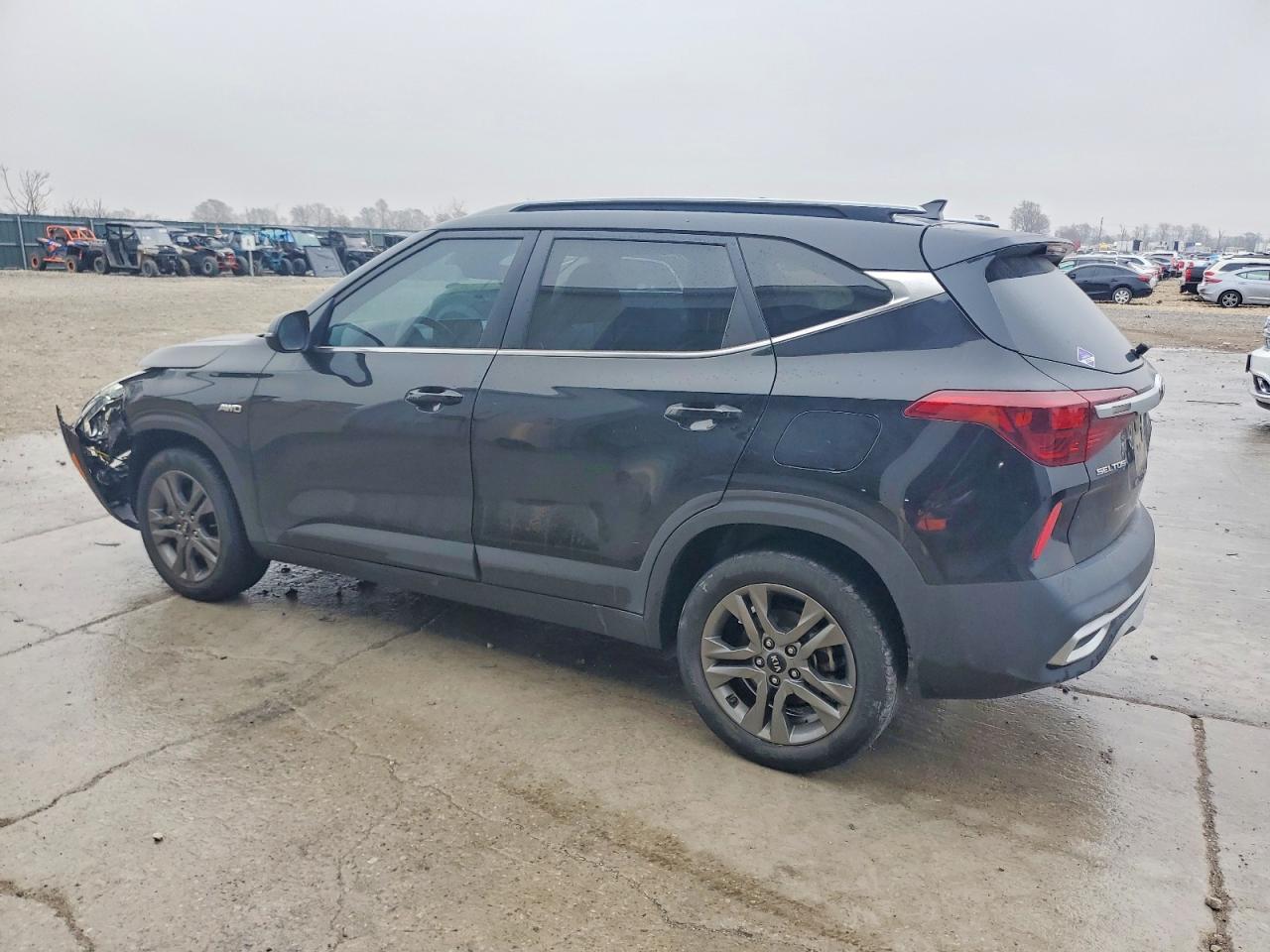 2021 KIA SELTOS S photo 2