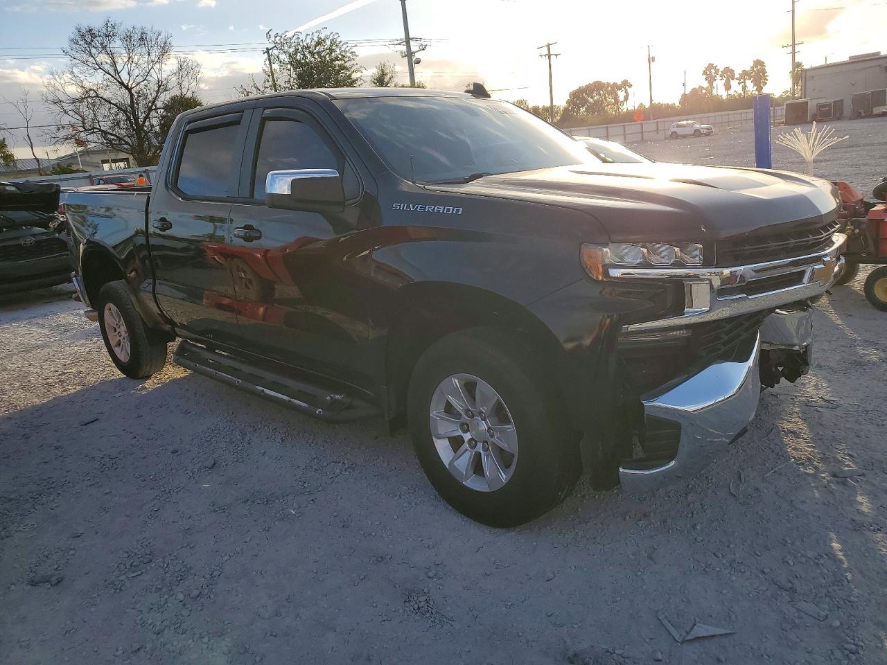2019 CHEVROLET SILVERADO C1500 LT photo 4