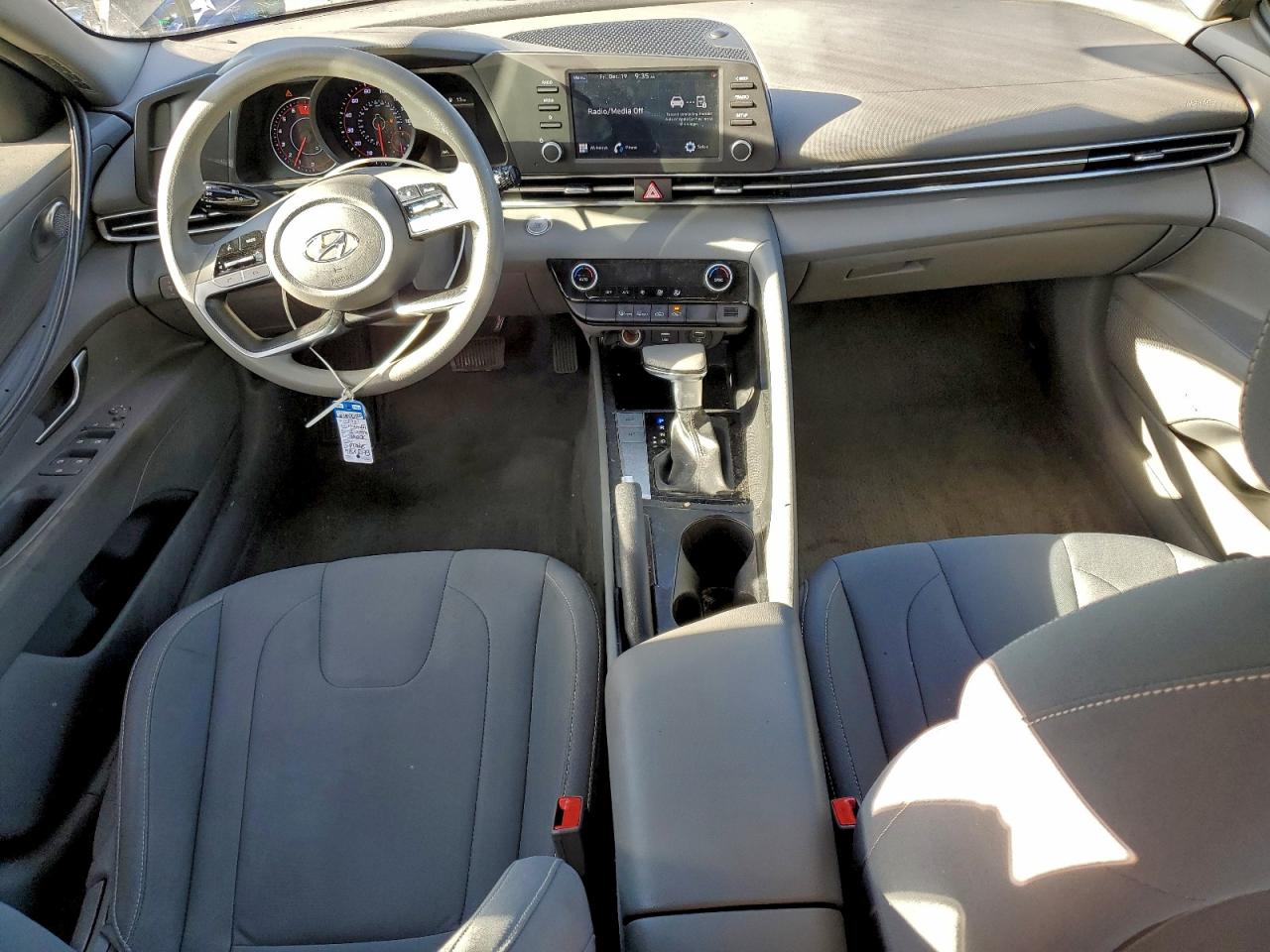 2021 HYUNDAI ELANTRA SEL photo 15