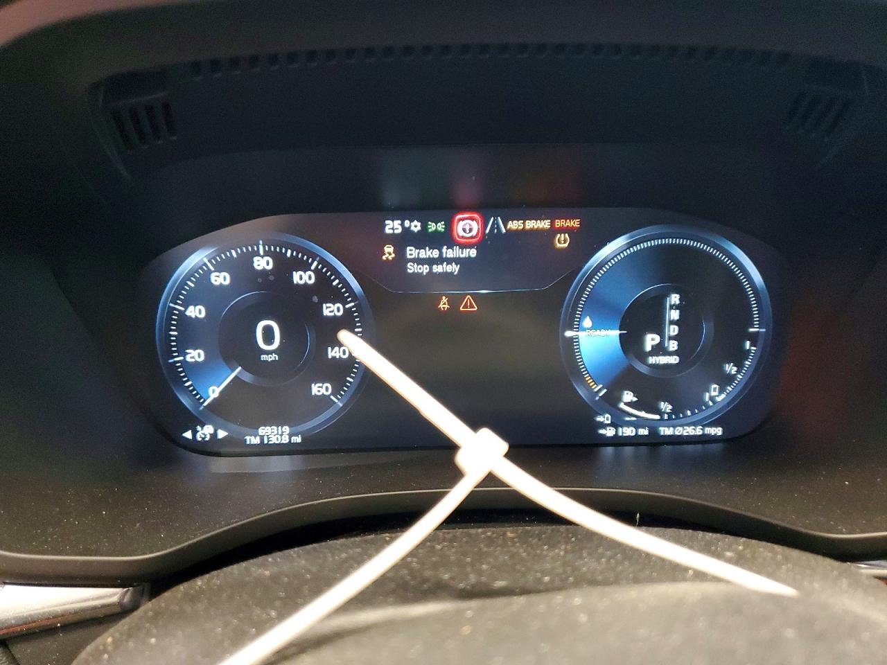 2019 VOLVO XC60 photo 9