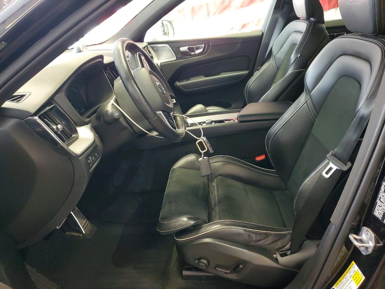 2019 VOLVO XC60 photo 7