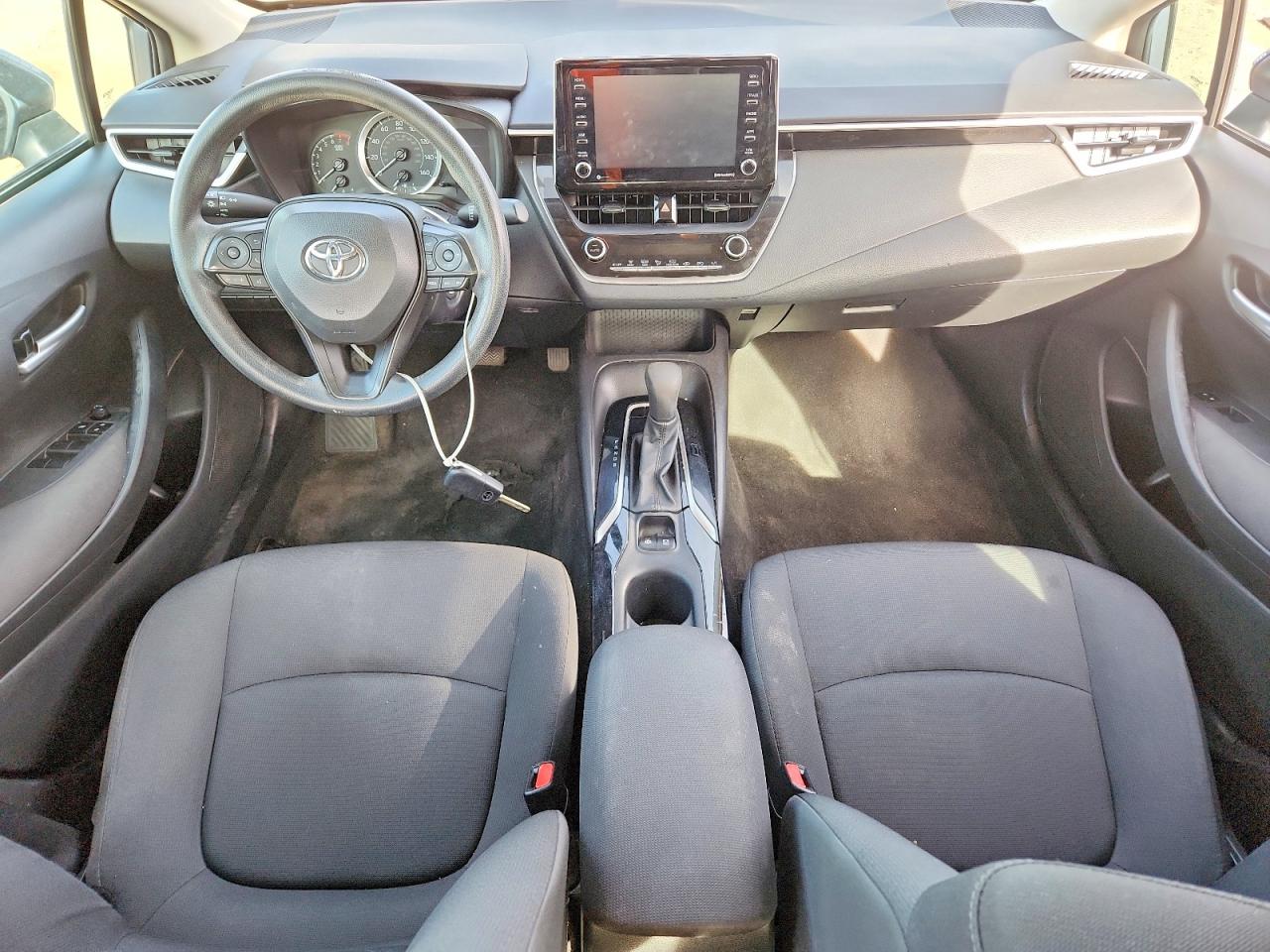 2021 TOYOTA COROLLA LE photo 8