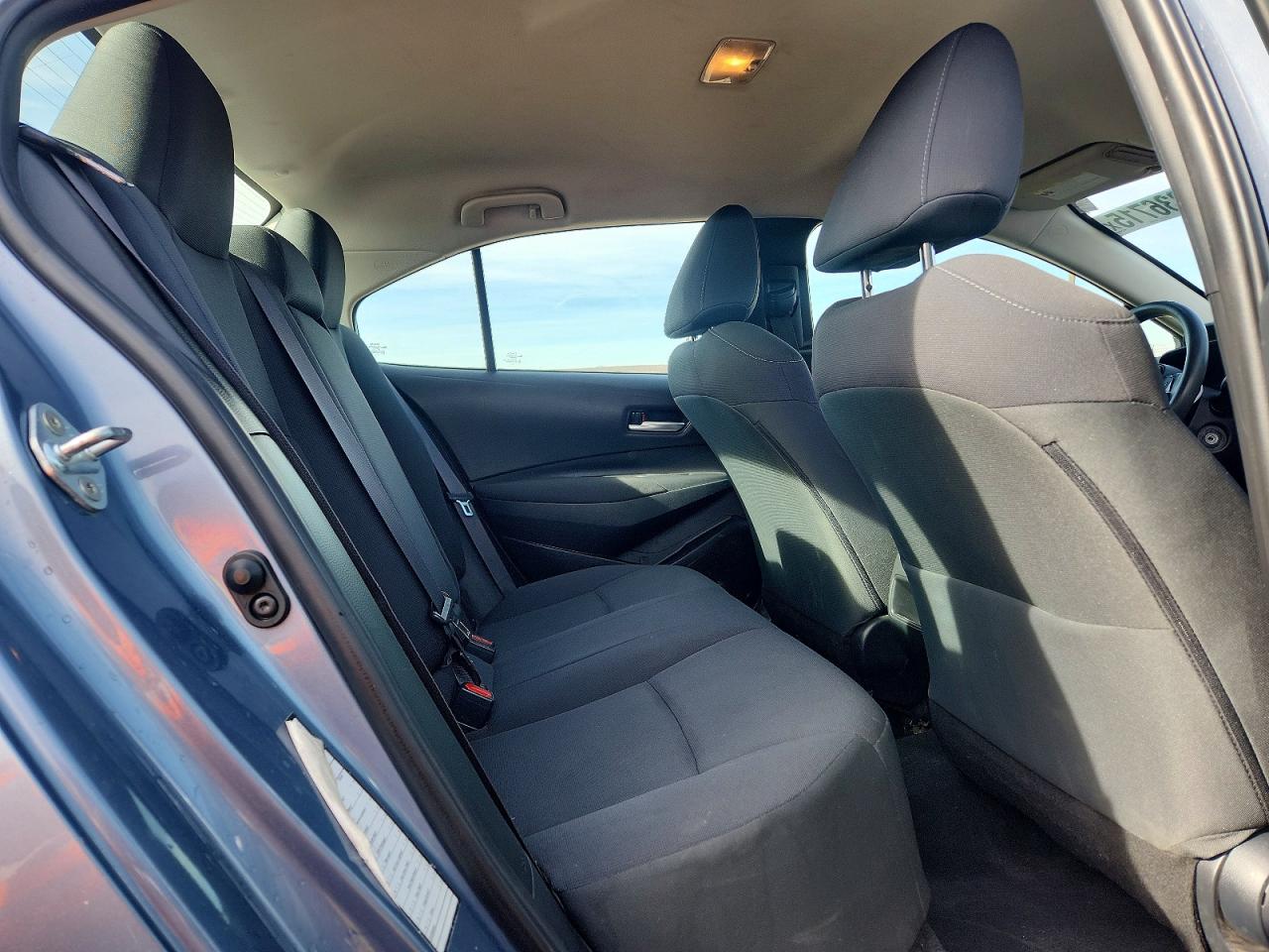 2021 TOYOTA COROLLA LE photo 10