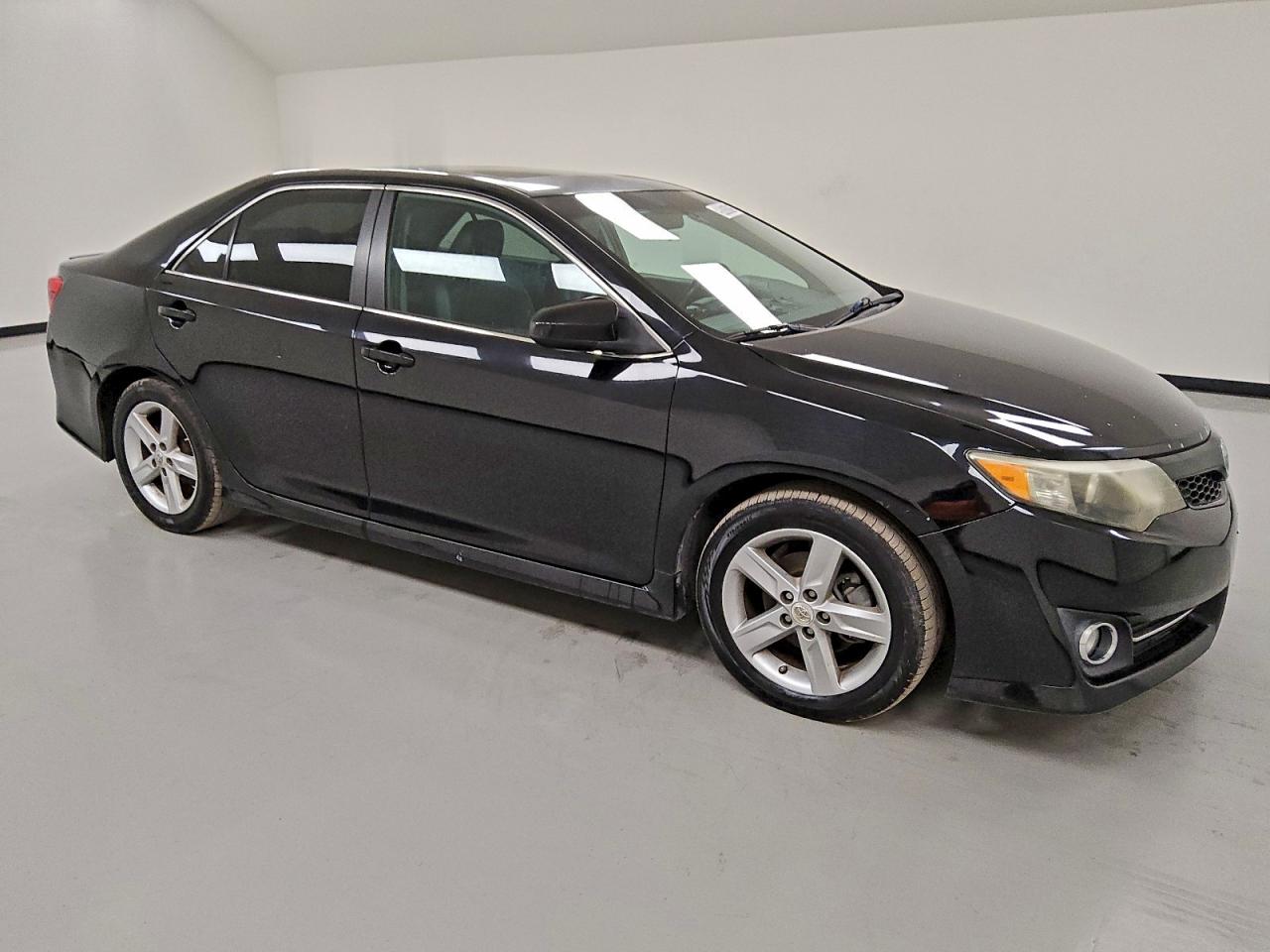2012 TOYOTA CAMRY BASE photo 4