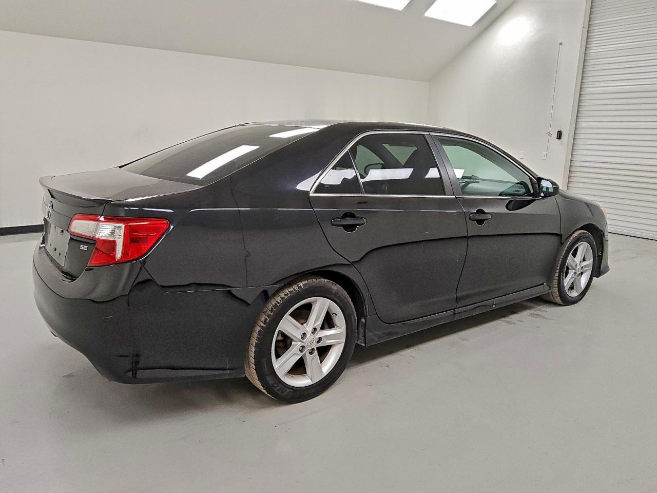 2012 TOYOTA CAMRY BASE photo 3