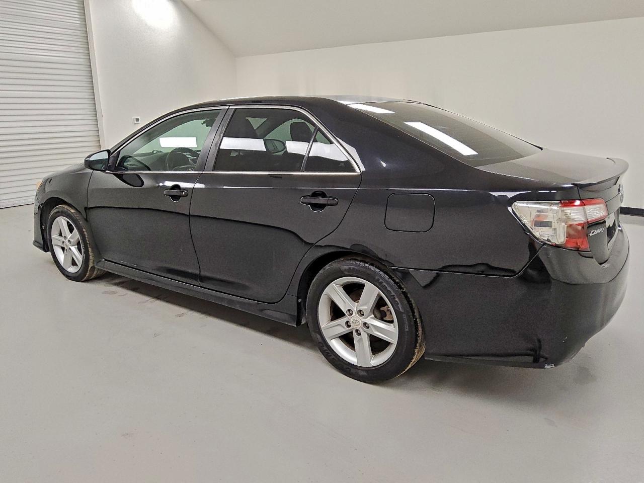 2012 TOYOTA CAMRY BASE photo 2
