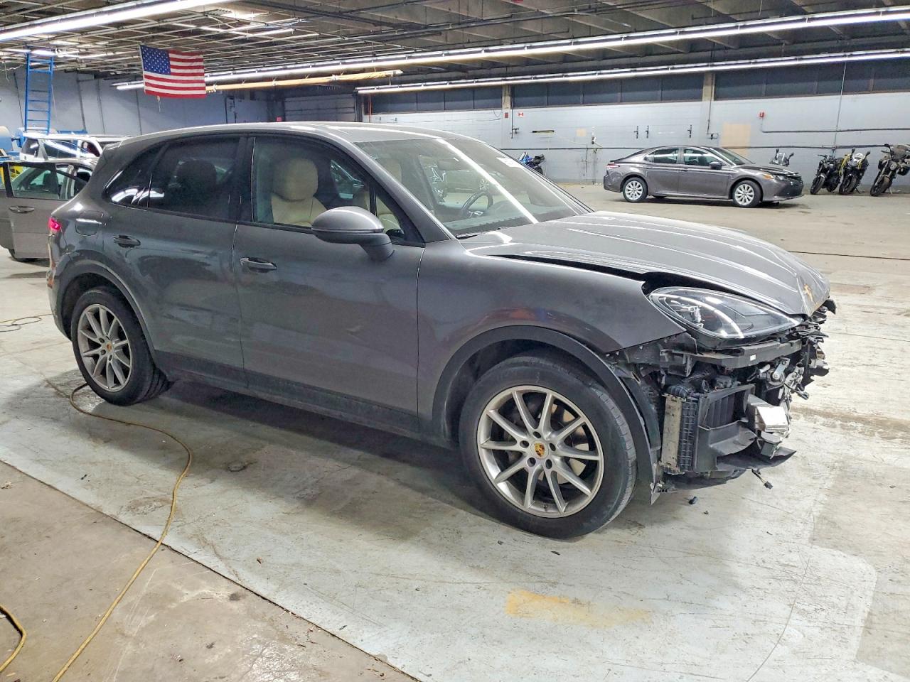 2019 PORSCHE CAYENNE photo 4