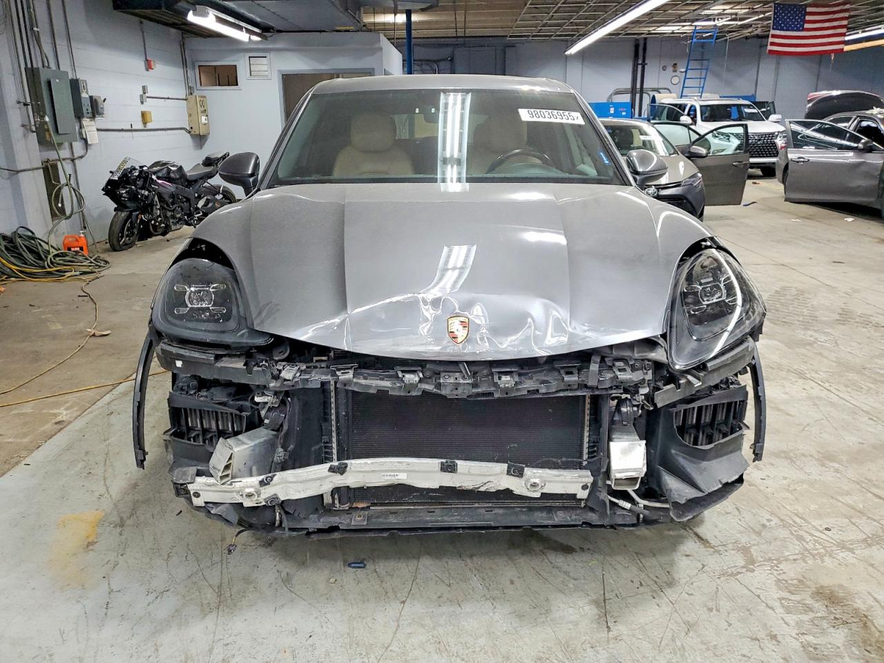 2019 PORSCHE CAYENNE photo 5